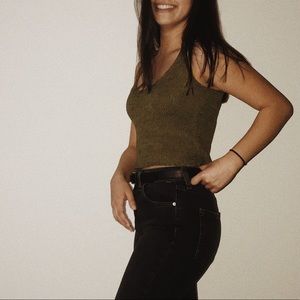 Green knit cropped shirt